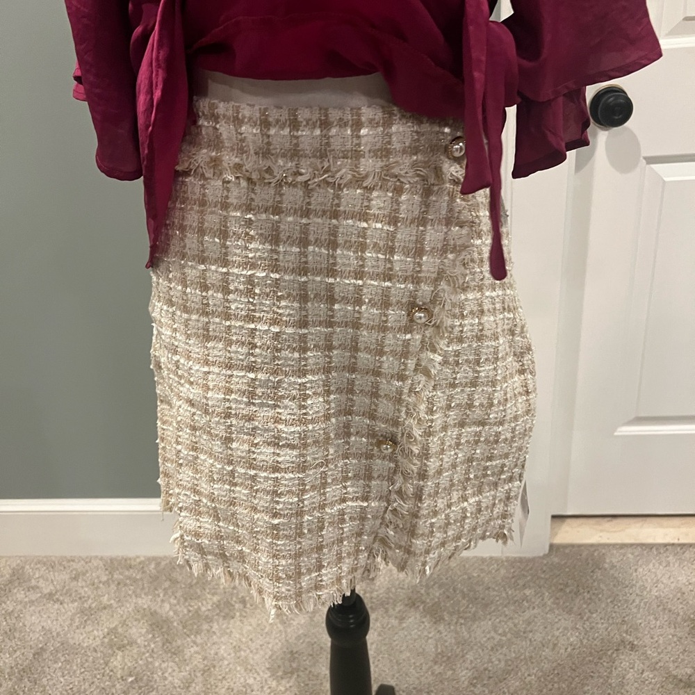 Blu Pepper Cream Tweed Mini Skirt with Pearl Buttons